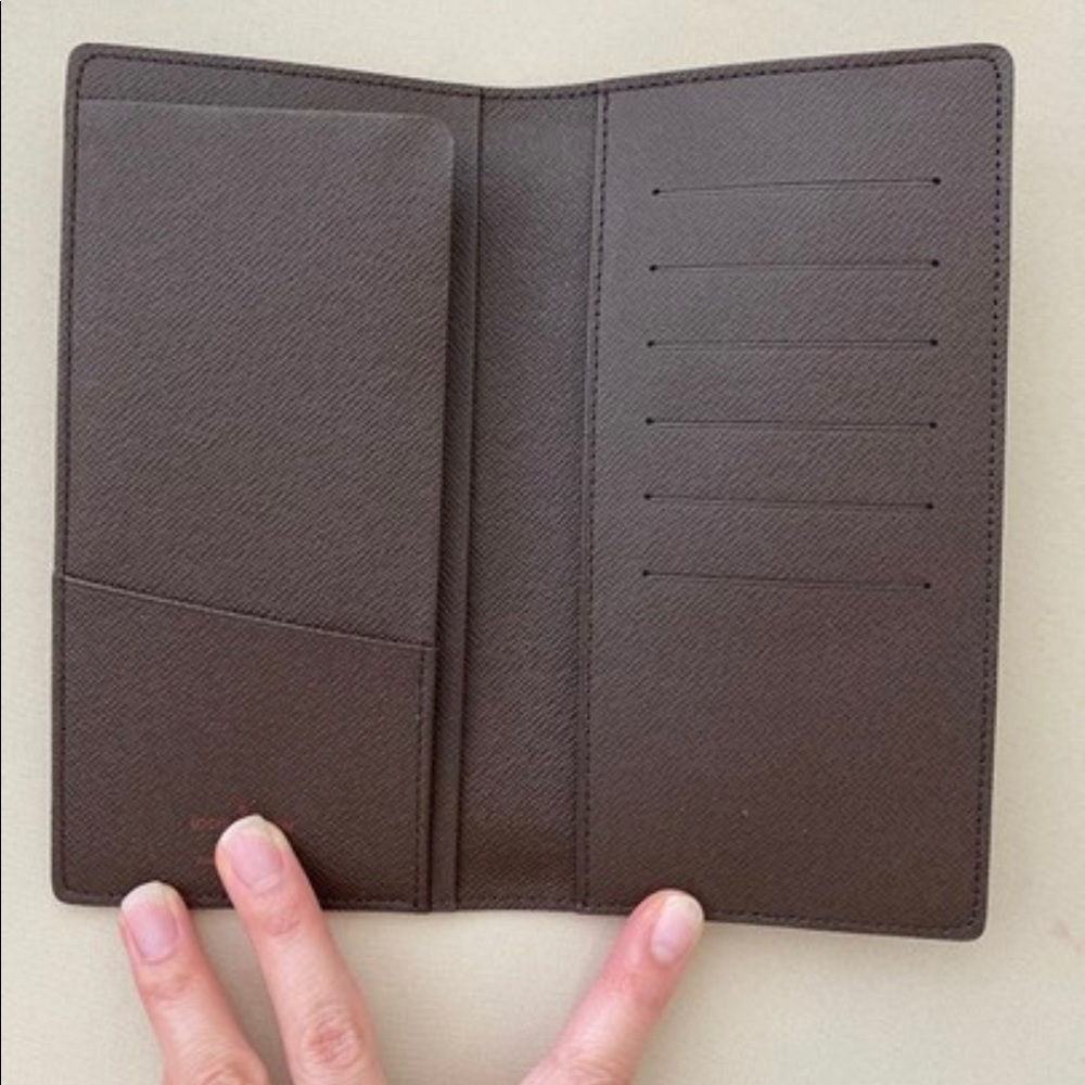 Louis Vuitton Wallet - Picture 3 of 9